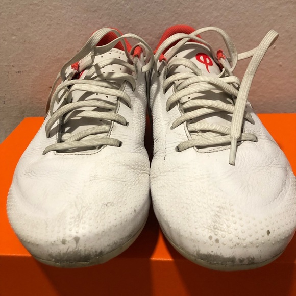 Nike Junior Tiempo Soccer Cleats - Picture 5 of 9